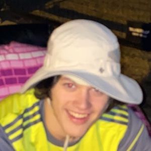 Meet your Posher, Logan